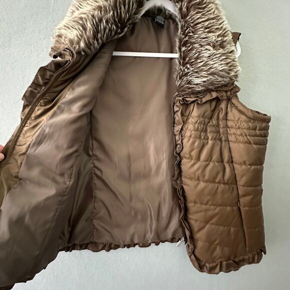New Directions Brown Puffer Vest W/ Faux Fur Collar And Ruffle Detail Womens XL - Picture 6 of 12